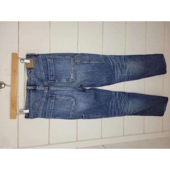 American Eagle Outfitters size 4 blue distressed denim hi-rise tomgirl jeans - Picture 2 of 6